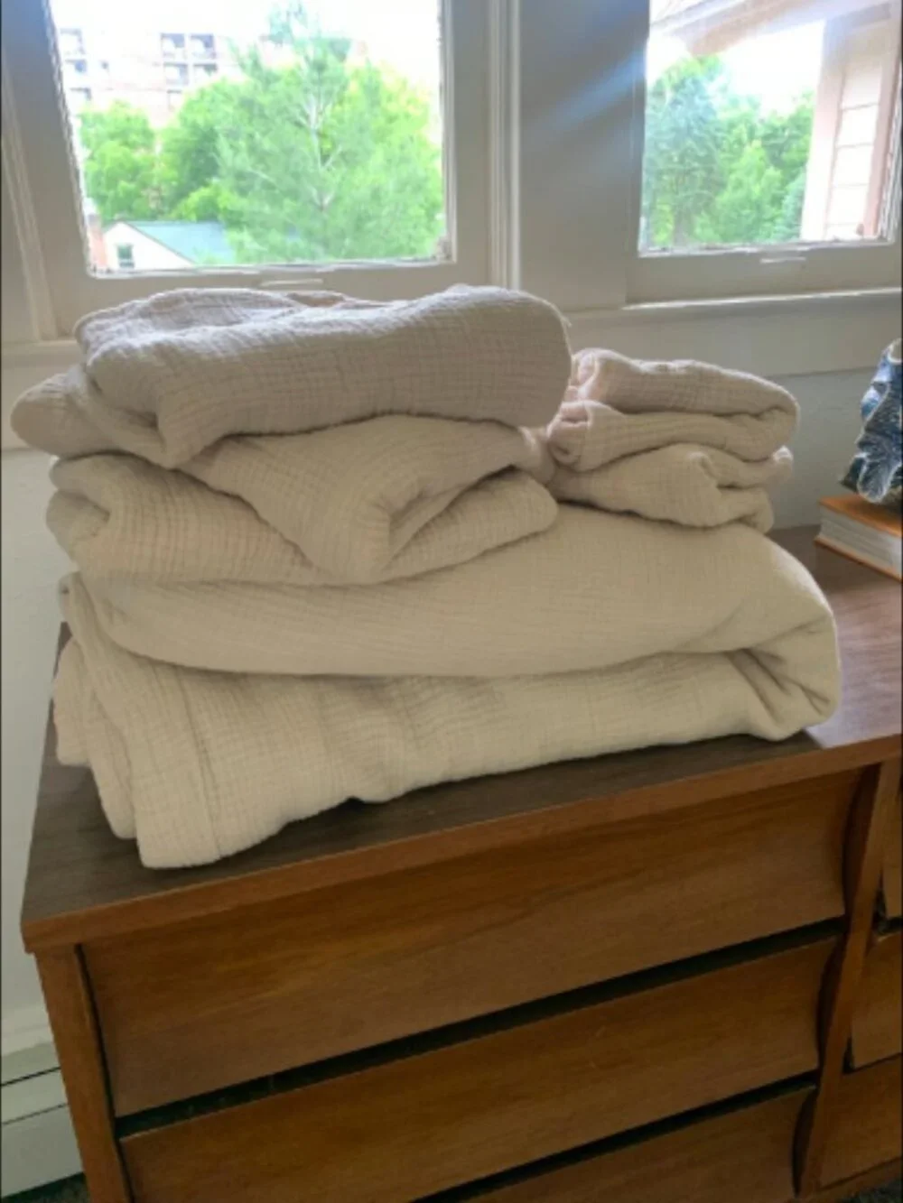 Parachute Organic Cotton “Cloud” King/Cal King Duvet & 5 Pillow Set in “Bone”